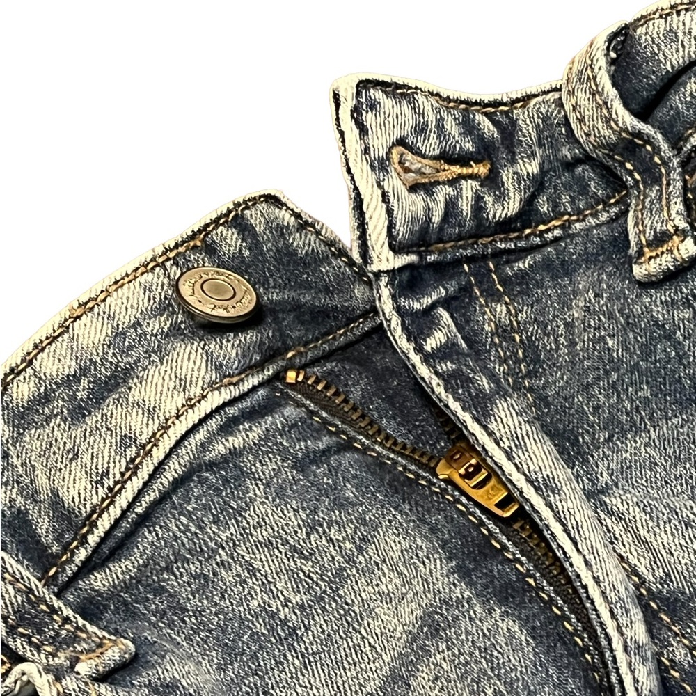 Willow & Root “The Mom Fit” Distressed High Rise Jeans - Picture 4 of 9